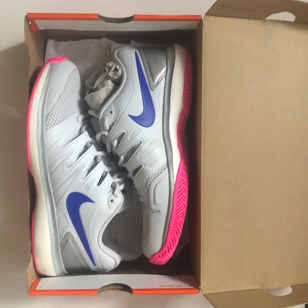 Size 9.5 (US) women’s Nike sneakers